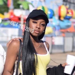 Meet your Posher, Paris